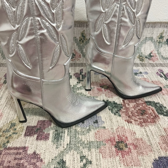 NEW Steve Madden Kinzee Pointed Toe Cowboy Boots - Picture 7 of 13
